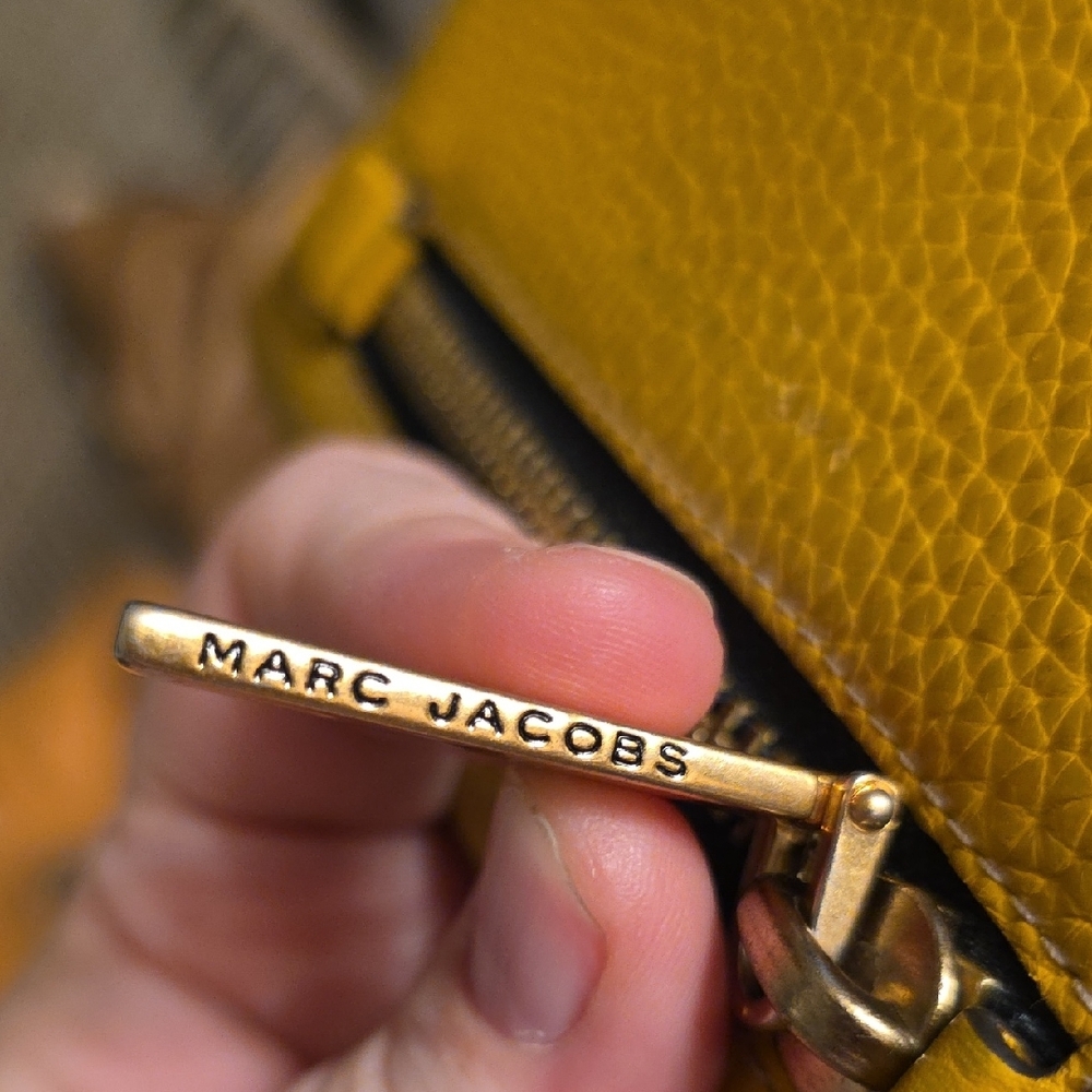 Marc Jacobs Mustard Yellow Leather Wallet - Picture 9 of 9